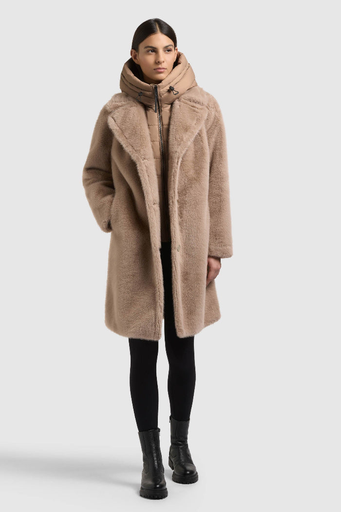 Khujo Teddymantel Fiza beige, Mantel, Plüsch, Steppeinsatz, Kapuze, Reißverschluss, knielang
