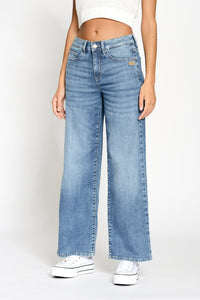 Gang Jeans 94Carlotta medium summer wash, wide fit, mittlere Leibhöhe, normale Beinlänge