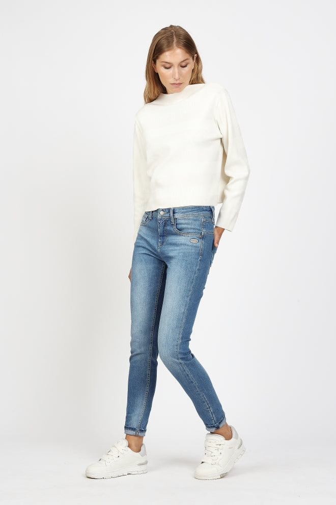 Gang Jeans 94Amelie relaxed fit fab wash, mittlere Leibhöhe, normale Länge