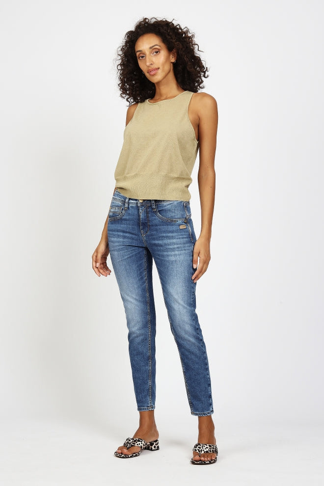 Gang Jeans 94Amelie cropped solid midblue, relaxed fit, mittlere Leibhöhe, verkürzte Beinlänge