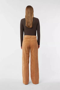 Comma Hose milk coffee