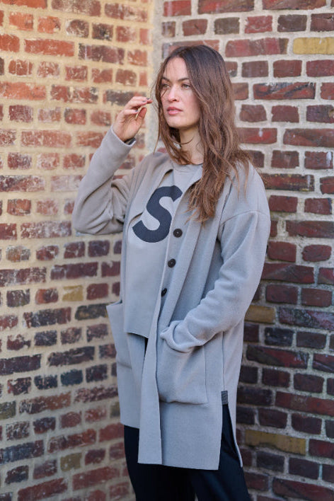 Henriette Steffensen, Cardigan, Kurzmantel, Fleece, grau, elephnat, Knöpfe, Taschen