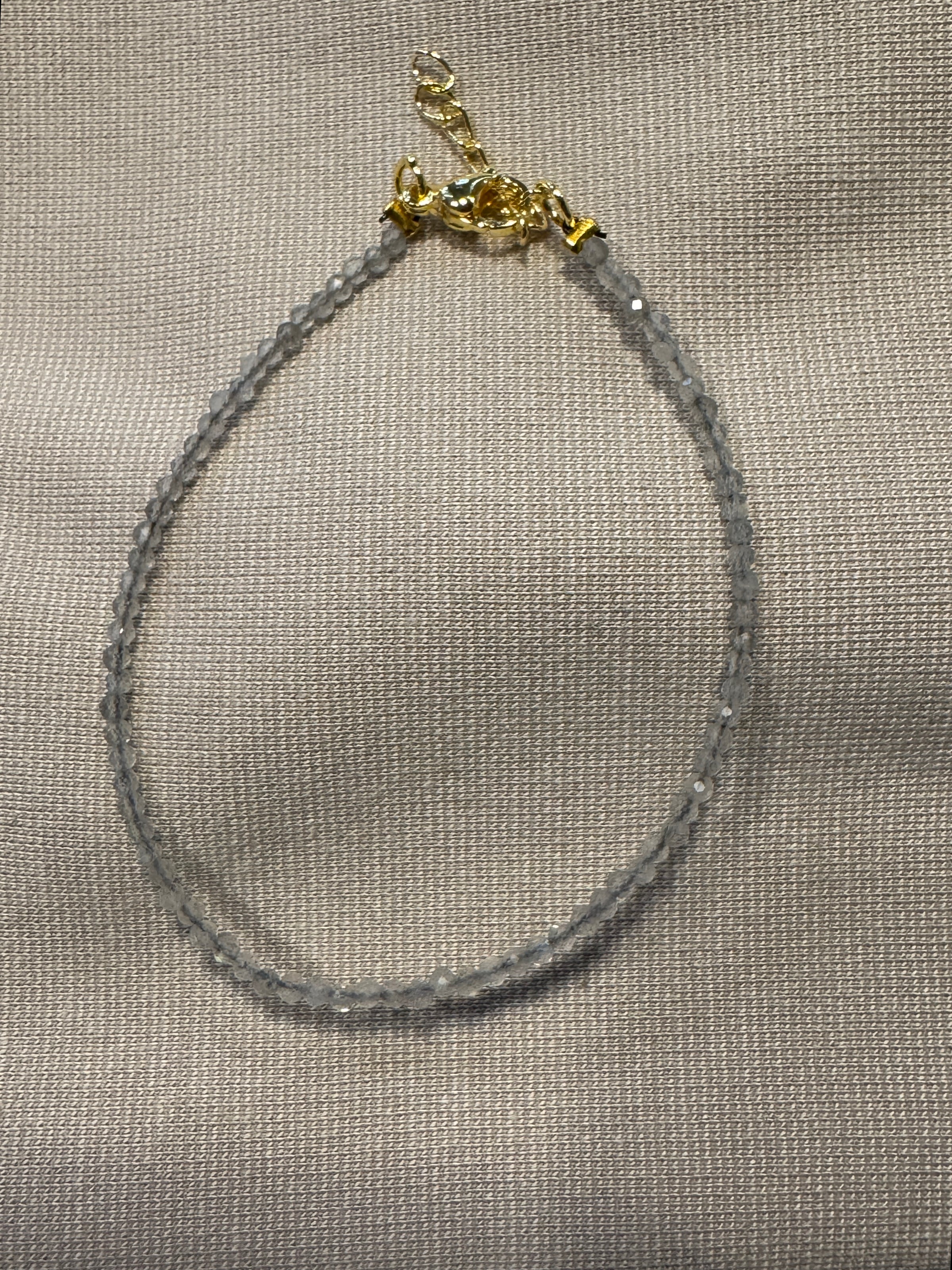 Inrosa Armband Sart hellgrau, Facettenperlen