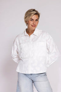 Zhrill Bluse Lucy weiß, Struktur, Kragen, Manschetten, Brusttaschen