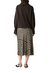 Comma Rock brown print